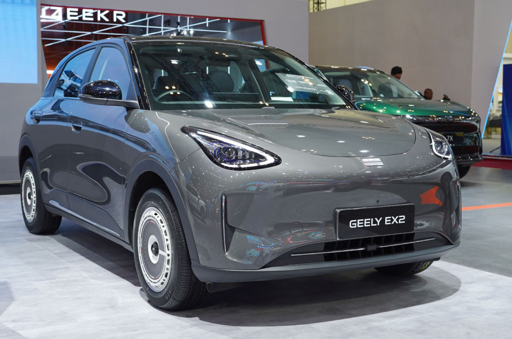 Modal Ganti Pelek, Nuansa Geely EX2 Berbeda