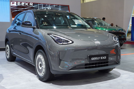 Modal Ganti Pelek, Nuansa Geely EX2 Berbeda