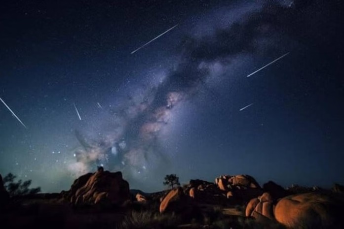 Malam Ini Puncak Hujan Meteor Perseid , Langit Indonesia Bakal Bertabur Cahaya