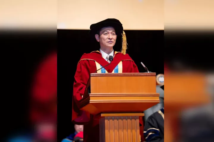 Di Usia 64, Andy Lau Dianugerahi Gelar Doktor Sastra Honoris Causa oleh HKBU
