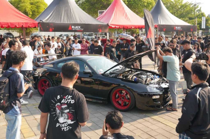 BlackAuto Battle Solo 2026 di Keraton Mangkunegaran, Dipadati Ratusan Mobil