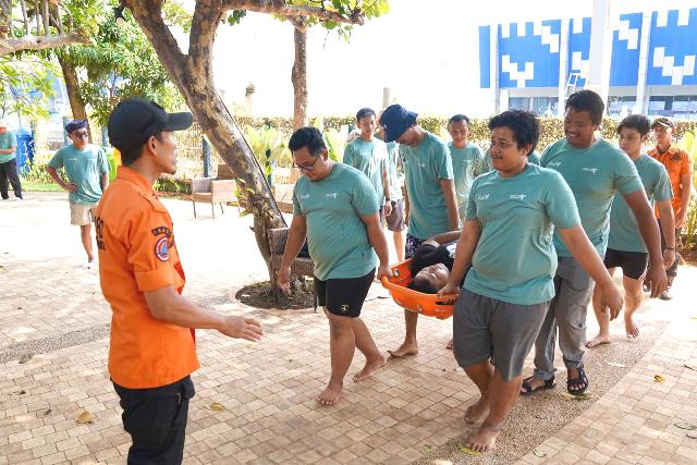Kemenpar latih SDM delapan provinsi demi tingkatkan keselamatan dan kualitas wisata bahari. (Foto: Dok. Birkom Kemenpar)