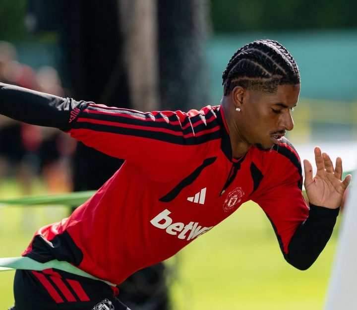 Carrick Beri Lampu Hijau, Rashford Berpeluang Tampil Lawan AC Milan