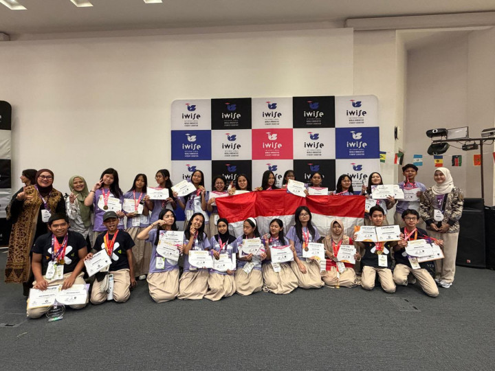 23 Siswa Labschool Kebayoran Bawa Pulang Medali dari Kompetisi Internasional London