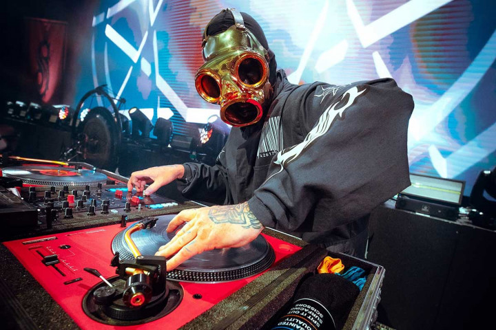 Slipknot Resmi Berpisah dengan Sid Wilson Setelah 27 Tahun Bersama