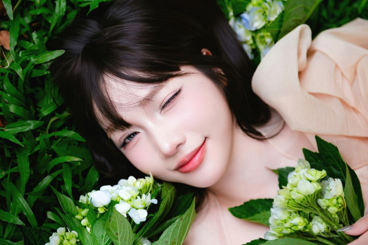 Biar Skincare Gak Sia-sia! Ini Urutan Pakai Essence, Serum, dan Moisturizer yang Benar