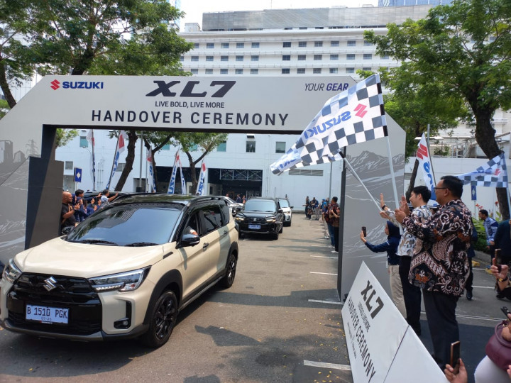Suzuki Bakal Serah Terima 1.300 Unit XL7 Terbaru kepada Pelanggan Secara Bertahap