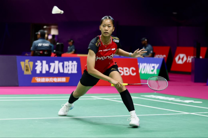 Kejuaraan Dunia BWF 2026: Putri Usung Ambisi Ganti Warna Medali Usai Tembus Babak Kedua