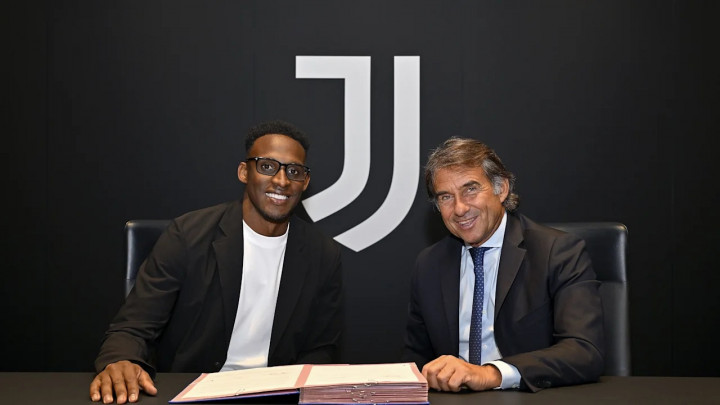 Juventus Dapatkan Bek Tangguh Bologna