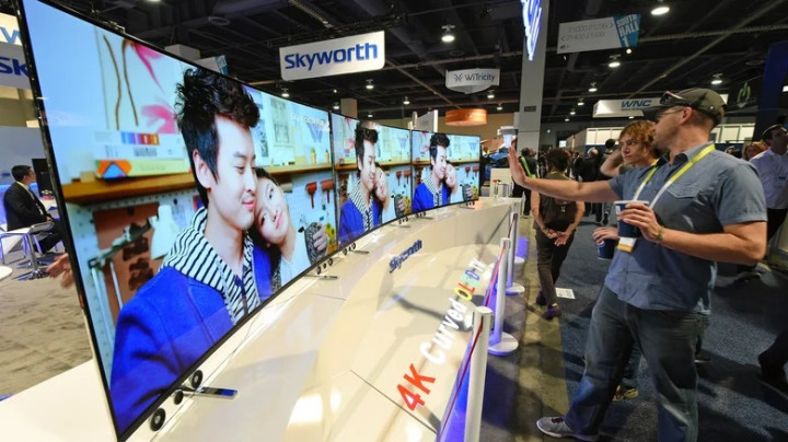 Kenapa TV Layar Lengkung Gagal, tapi Monitor Gaming Curved Malah Laris?