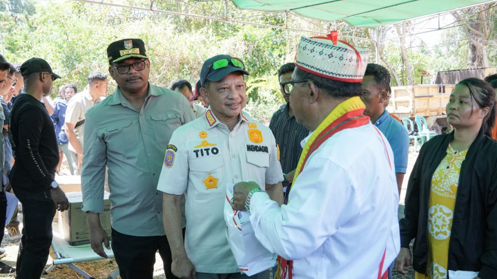 Mendagri Pastikan Bantuan untuk Rumah Warga yang Terdampak Gempa di Manggarai Timur