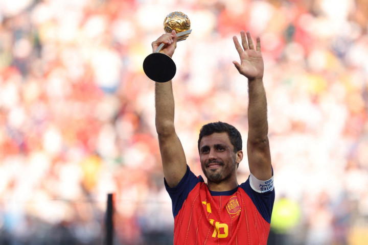 Fix Jadi Sultan, Rodri Terima Gaji Rp300 M di Barcelona