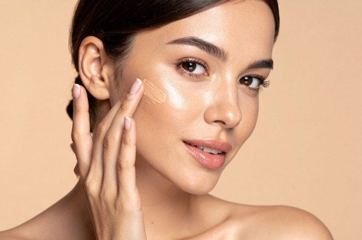 Biar Gak Kayak Topeng! Ini Cara Pilih Shade Skin Tint Biar Pas Sama Warna Kulit