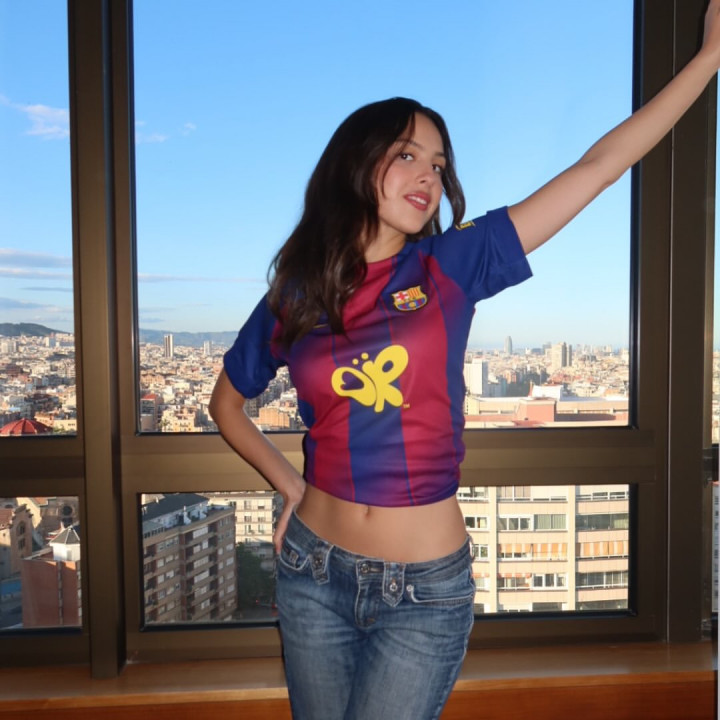 Kocak! Fans Barcelona Sambut Rodri Lewat Instagram Olivia Rodrigo