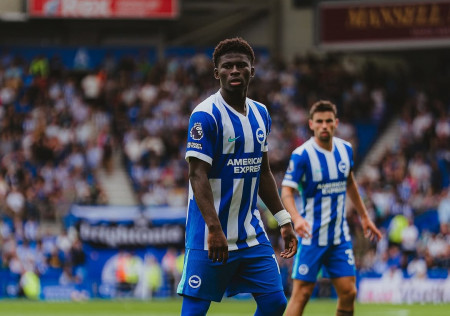 Manchester United Sodorkan Rp1,45 Triliun untuk Boyong Carlos Baleba dari Brighton