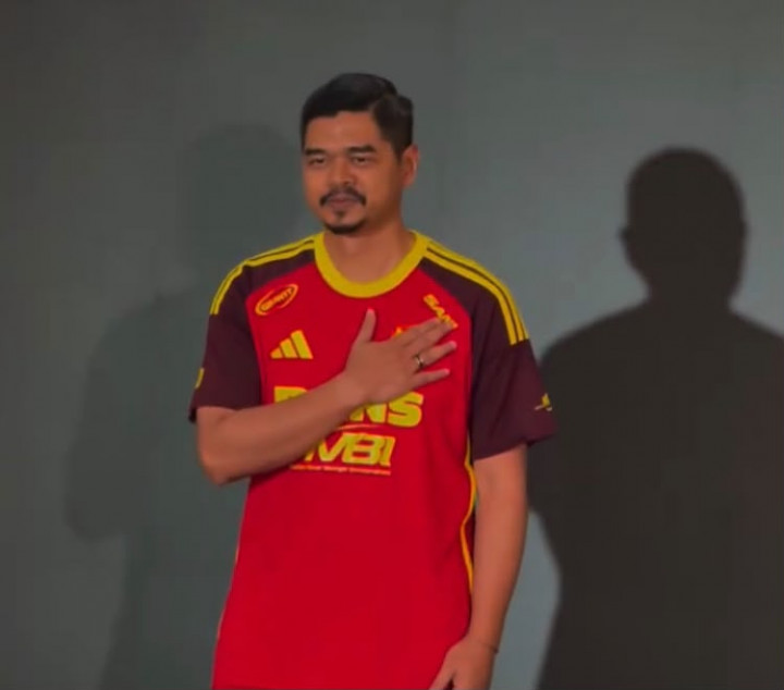 Bambang Pamungkas Bikin Fans Malaysia Nostalgia Usai jadi Model Jersey terbaru Selangor FC