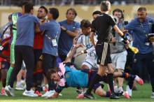 Usai Keributan Final Piala Dunia, FIFA Jatuhkan Sanksi Berat ke