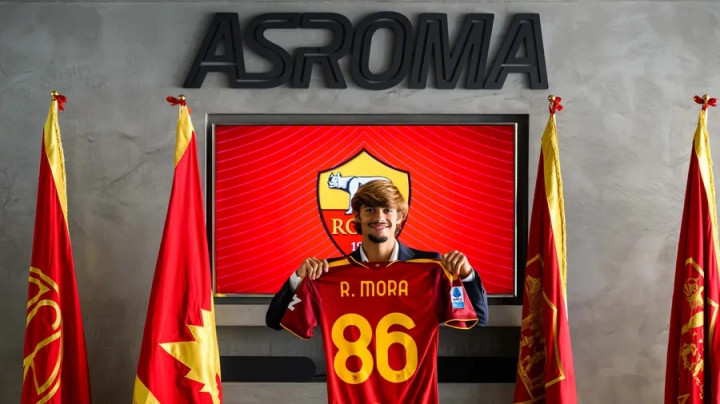 Roma Tuntaskan Transfer Rodrigo Mora dari Porto