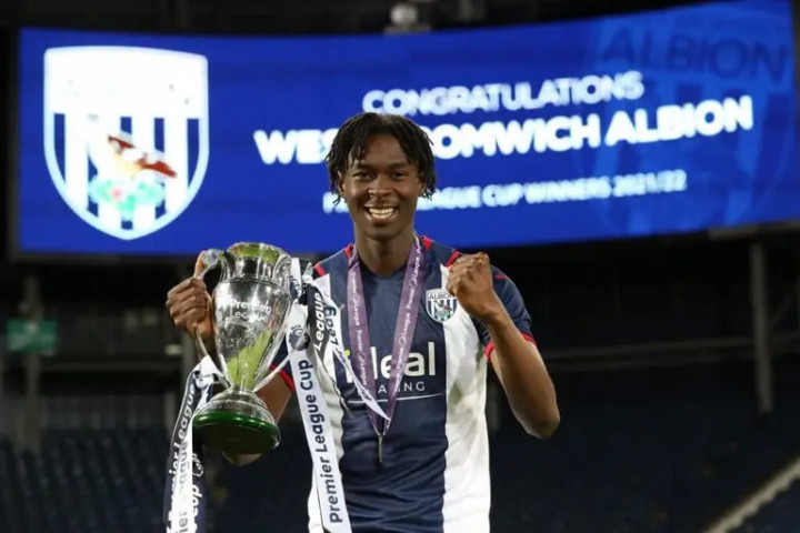 Mantan Pemain West Brom Quevin Castro Meninggal Dunia Usai Kolaps di Lapangan