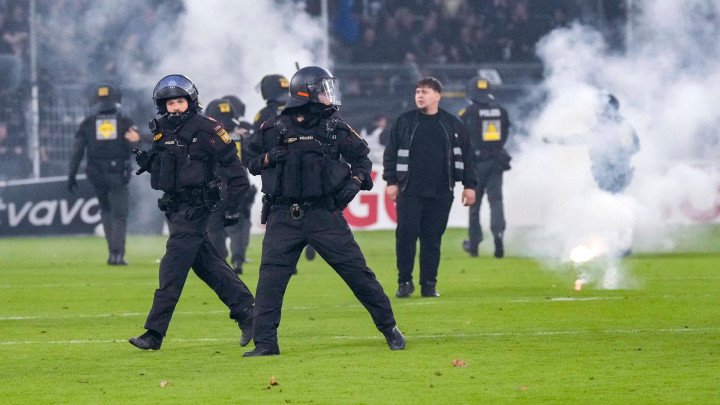 DFB-Pokal Ricuh, 85 Orang Cedera dalam Laga Mannheim Vs Kaiserslautern