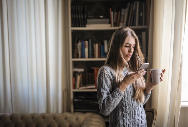 5 Aplikasi Membaca Populer yang Bikin Baca Buku Makin Praktis