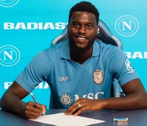 Tambah Kekuatan Lini Belakang, Napoli Pinjam Badiashile dari Chelsea