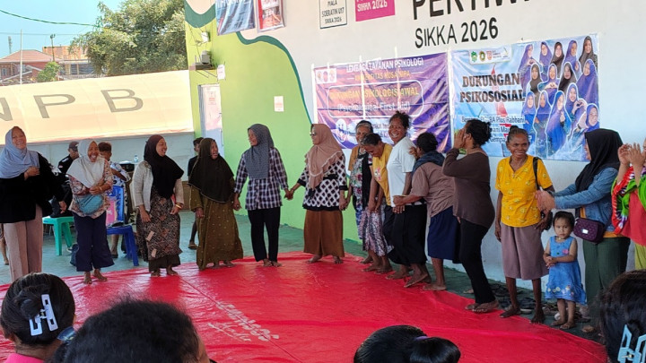 Sinergi di Balik Tenda Bencana: Merangkul Asa Ibu dan Lansia Memulihkan Luka Gempa