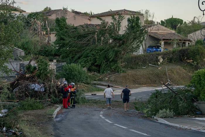 Tornado Terjang Prancis, 41 Orang Terluka dan Ratusan Rumah Rusak