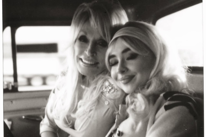 Penghormatan Terakhir Beyoncé dan Sabrina Carpenter untuk Dolly Parton