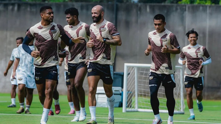 Dewa United Hadapi Brisbane Roar Secara Tertutup, Persija Tunggu Klub Australia di JIS