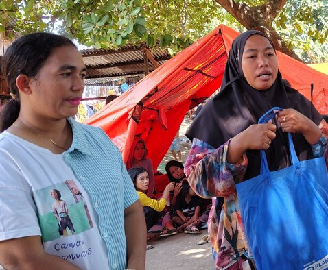 Perjuangan Lurah Perempuan Antar Bantuan Gempa NTT Tepat Sasaran