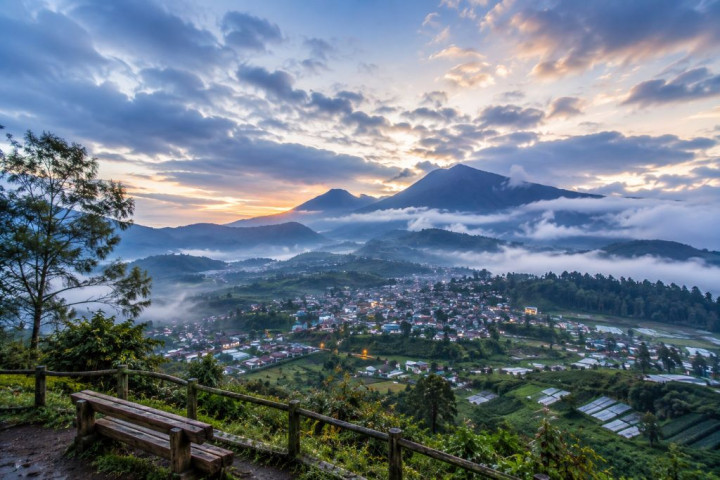Dingin Banget! 8 Daerah Terdingin di Indonesia Ini Bisa Bikin Kamu Auto Cari Jaket