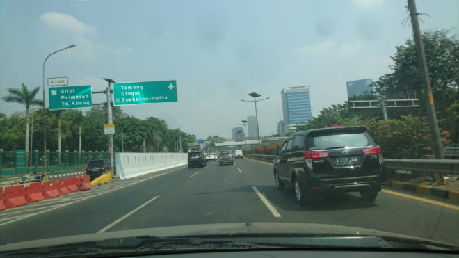 Ruas Tol Dalam Kota di depan Gedung DPR/MPR. Medcom.id/Ekawan Raharja