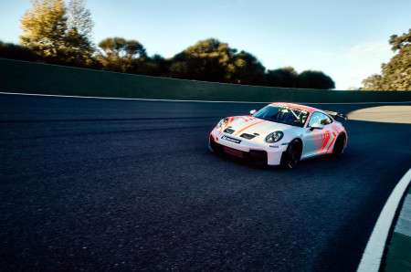 Porsche 911 Challenge Siap Melesat di Dunia Balap GT