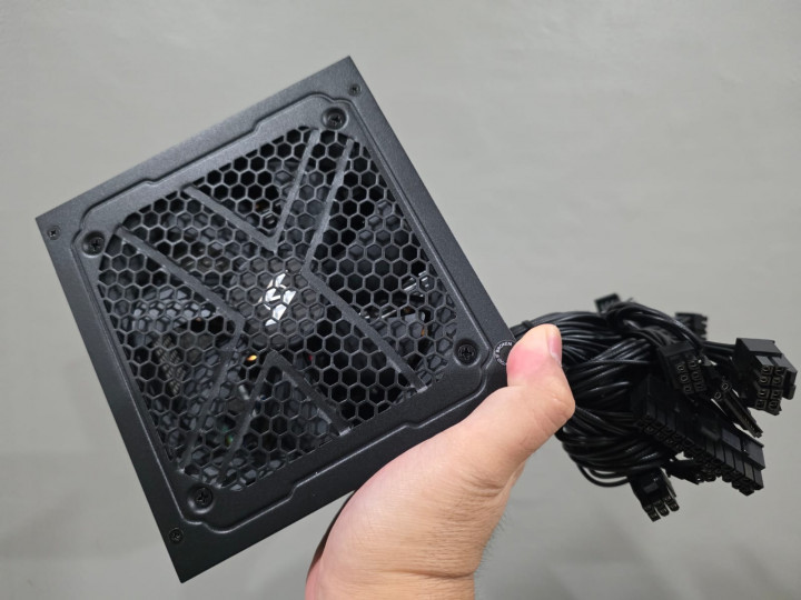 Xeron Max P850B, Performa ATX 3.1 dan Kapasitor Jepang Buat PC Mainstream