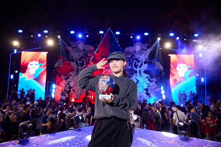 Stella Aurellia Jadi Perempuan Indonesia Pertama di Final Dunia Red Bull Dance Your Style