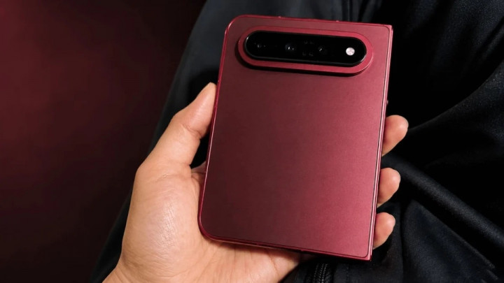 Xiaomi 18 Fold Dibocorkan, Bawa Baterai 6.000 mAh, Charging 67W dan Wireless 50W