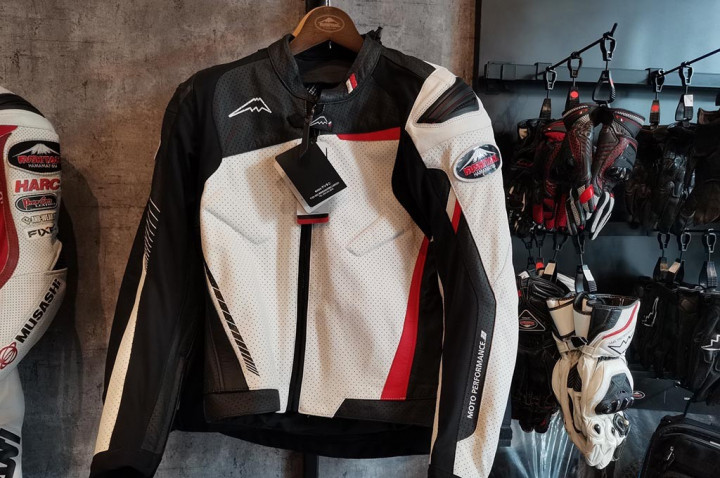 Panduan Memilih Jaket Motor yang Cocok Dipakai Touring