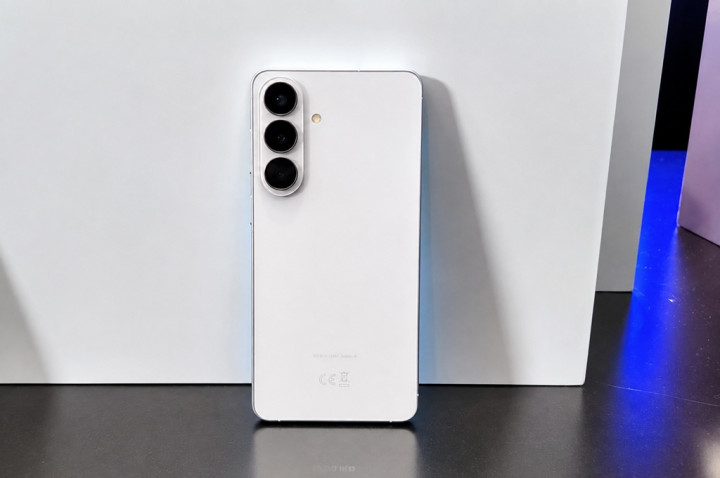 Samsung Galaxy S27 dan S27+ Dikabarkan Dapat Upgrade Kamera Zoom