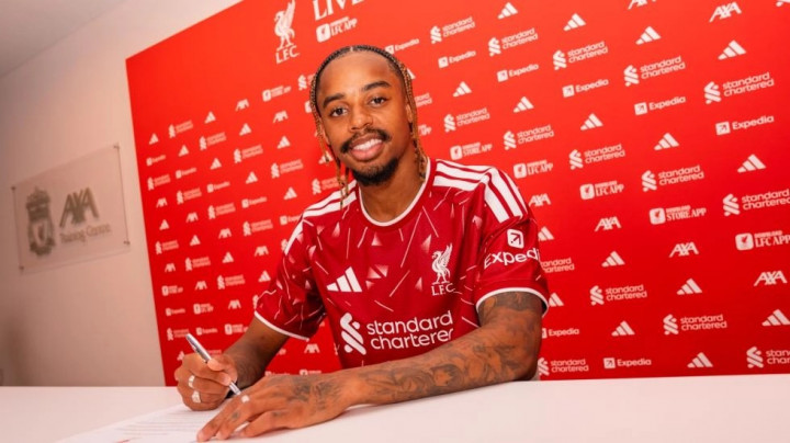 Suporter Liverpool Bikin Barcola Yakin TInggalkan PSG