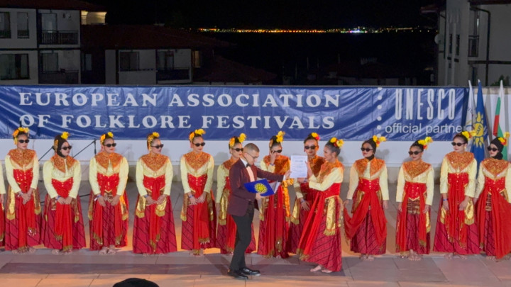 SMA Labschool Jakarta Raih Gold Medal di XVI World Championship of Folklore Bulgaria 2026