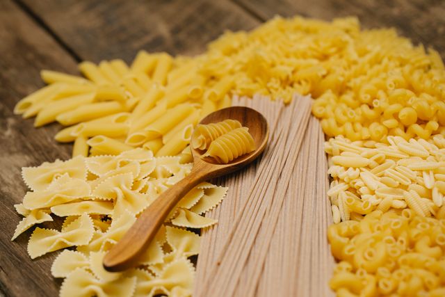 Mengenal 10 Jenis Pasta dan Bentuknya, dari Spageti hingga Ravioli