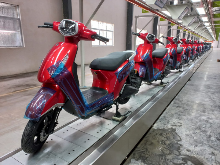 Pilihan Motor Listrik Model Vespa, Obat Pede saat Kongkow