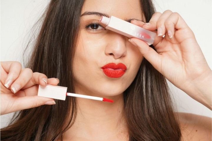 Stop Bingung Bedainnya! Cek Perbedaan Lip Tint, Lip Stain, dan Lip Glaze