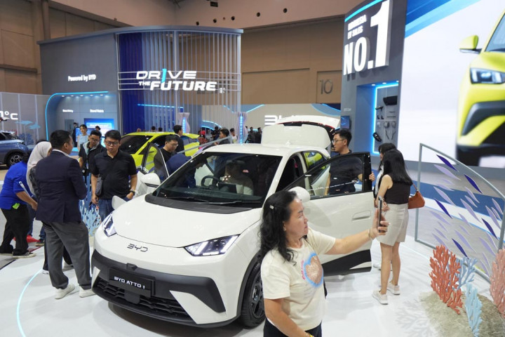 Penjualan Mobil Listrik Indonesia Tembus 70 Ribu Unit pada