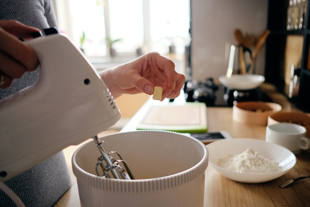 5 Rekomendasi Hand Mixer dengan Dough Hook, Harga Mulai Rp200 Ribuan