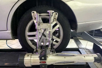 Kenali Tanda-Tanda Utama Mobil Butuh Spooring