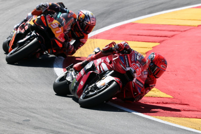 MotoPrixEsp (Photo by Pierre-Philippe MARCOU AFP)