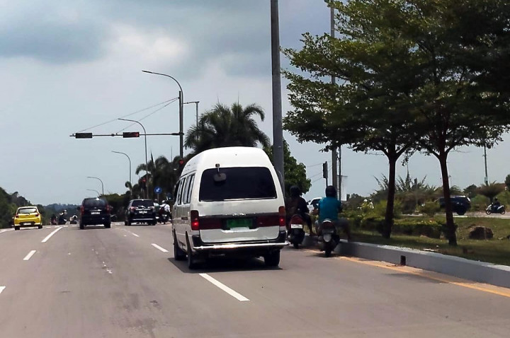 Selain Putih dan Kuning, Ada Juga pelat Nomor Kendaraan Hijau