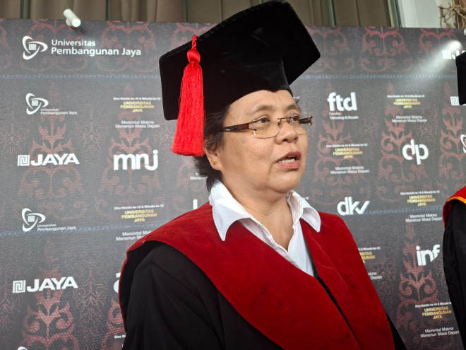 Rektor UPJ Prof Elisabeth Rukmini.